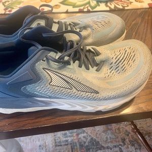 Altra Provision 6